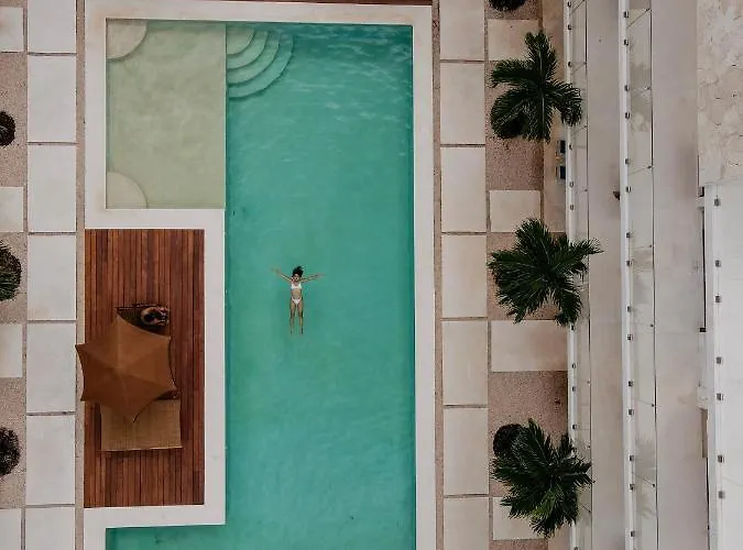 And Penthouse Blue Luxury Kukulkan